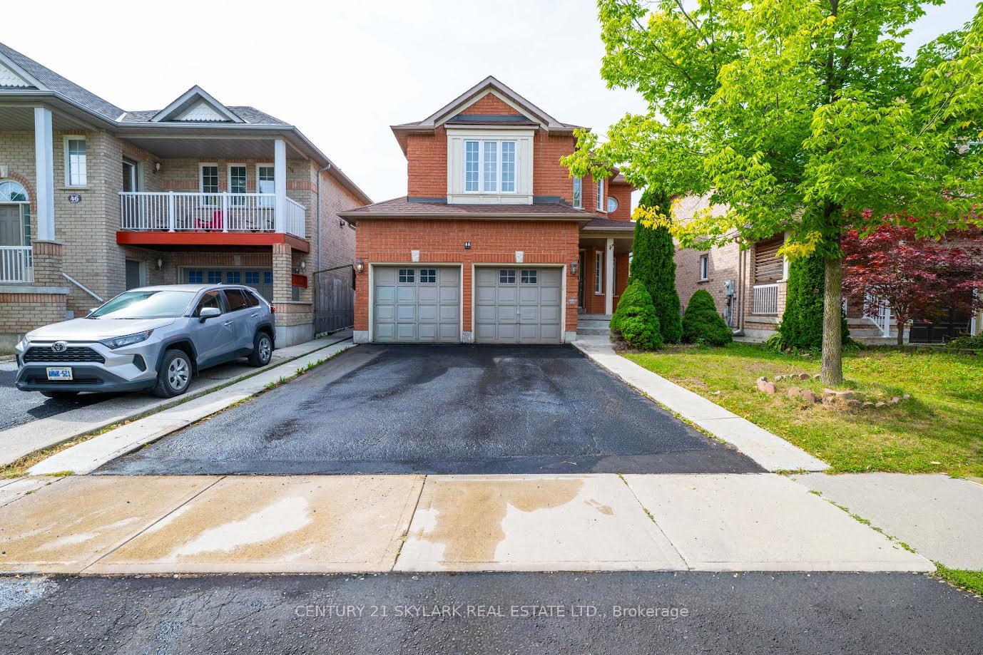 Photo 1 of 44 Fallstar Crescent, Brampton, Fletcher's Meadow — HOMEH