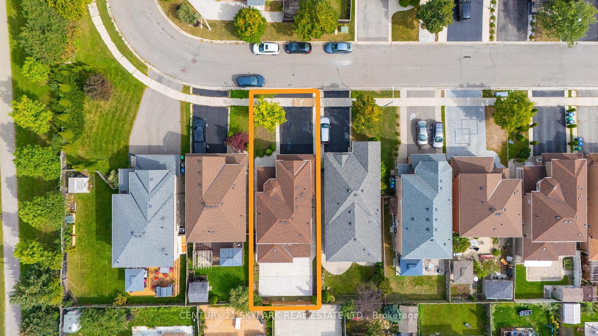 Photo 27 of 44 Fallstar Crescent, Brampton, Fletcher's Meadow — HOMEH