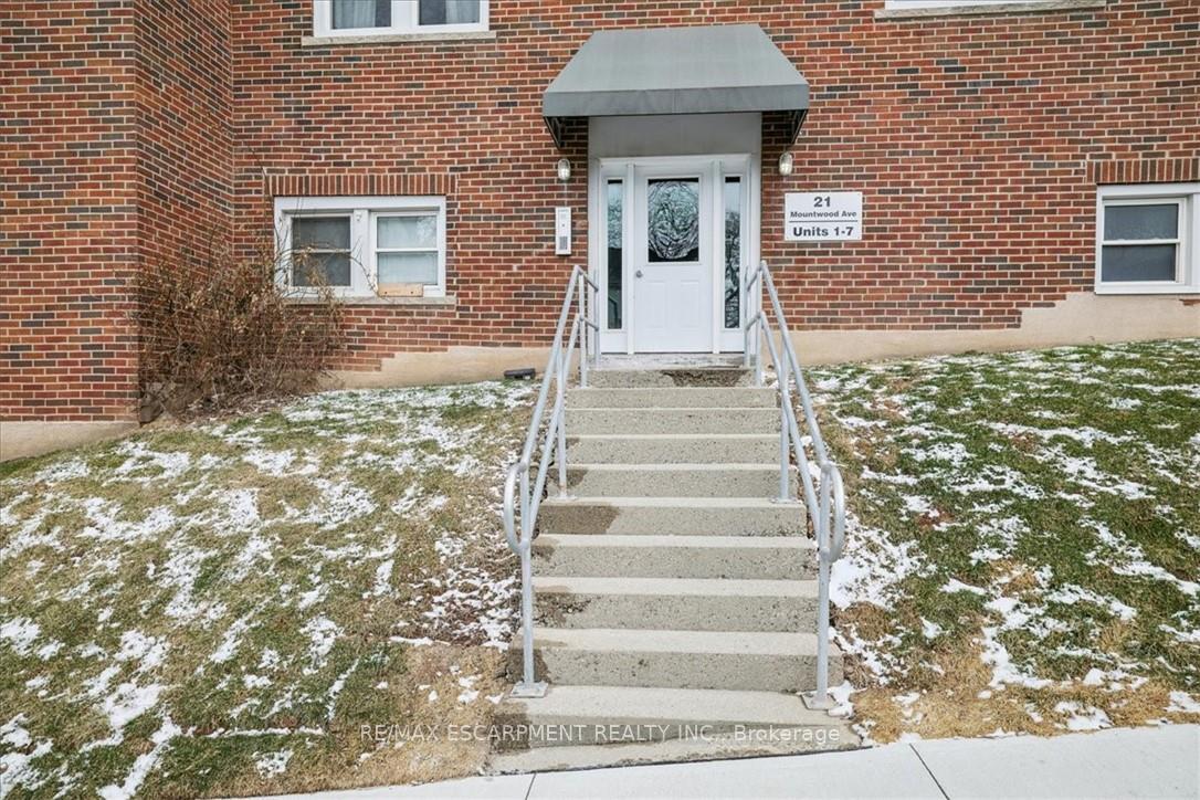 Photo 3 of Unit 6, 21 Mountwood Avenue, Hamilton, Corktown — HOMEH