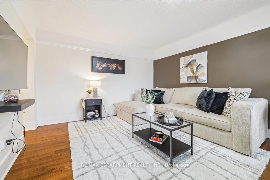 Photo 11 of Unit 6, 21 Mountwood Avenue, Hamilton, Corktown — HOMEH