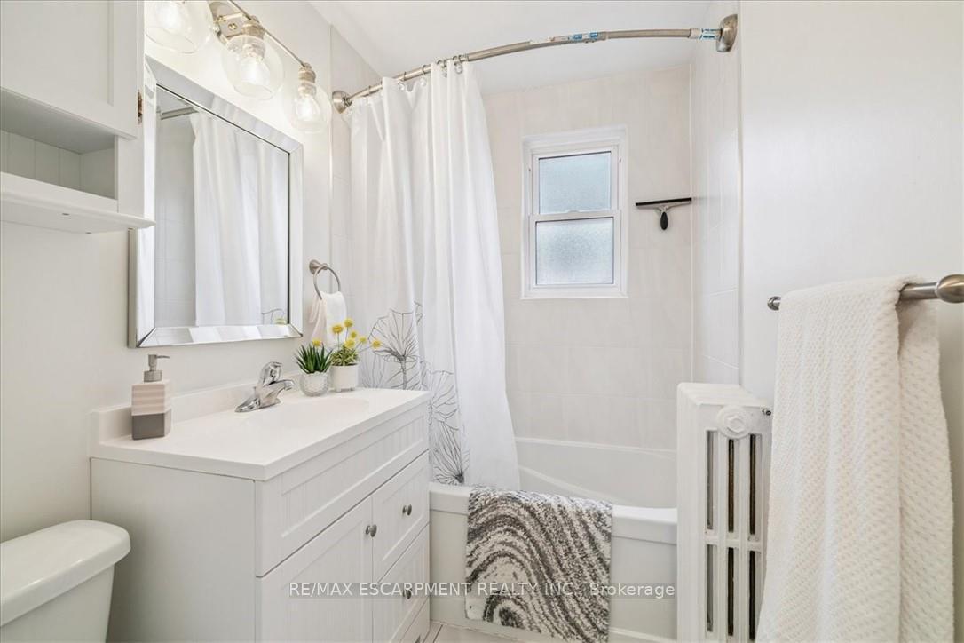 Photo 21 of Unit 6, 21 Mountwood Avenue, Hamilton, Corktown — HOMEH