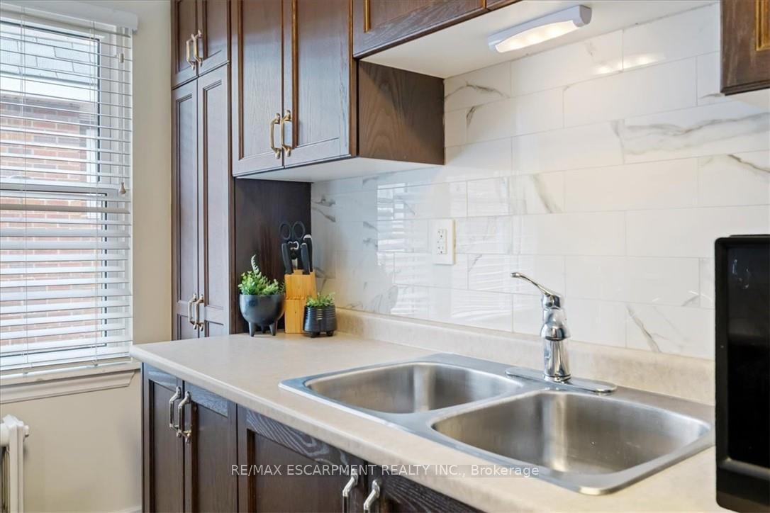 Photo 32 of Unit 6, 21 Mountwood Avenue, Hamilton, Corktown — HOMEH