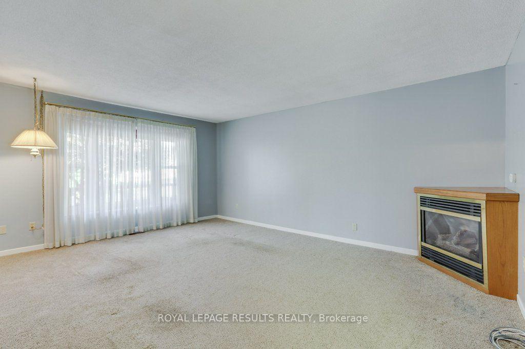 Photo 8 of 71 Edwin Crescent, Tillsonburg — HOMEH