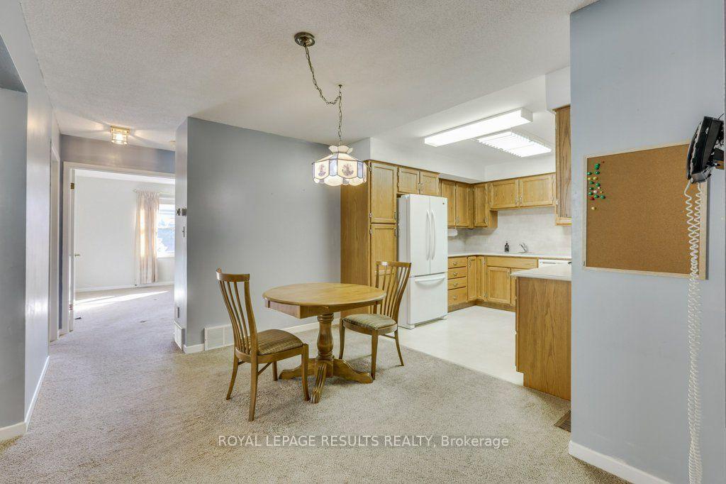 Photo 12 of 71 Edwin Crescent, Tillsonburg — HOMEH