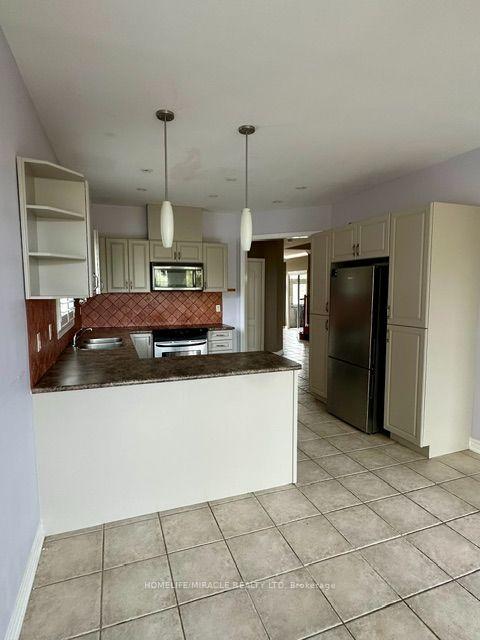 Photo 9 of 323 Alexander Crescent, Milton, Dempsey — HOMEH