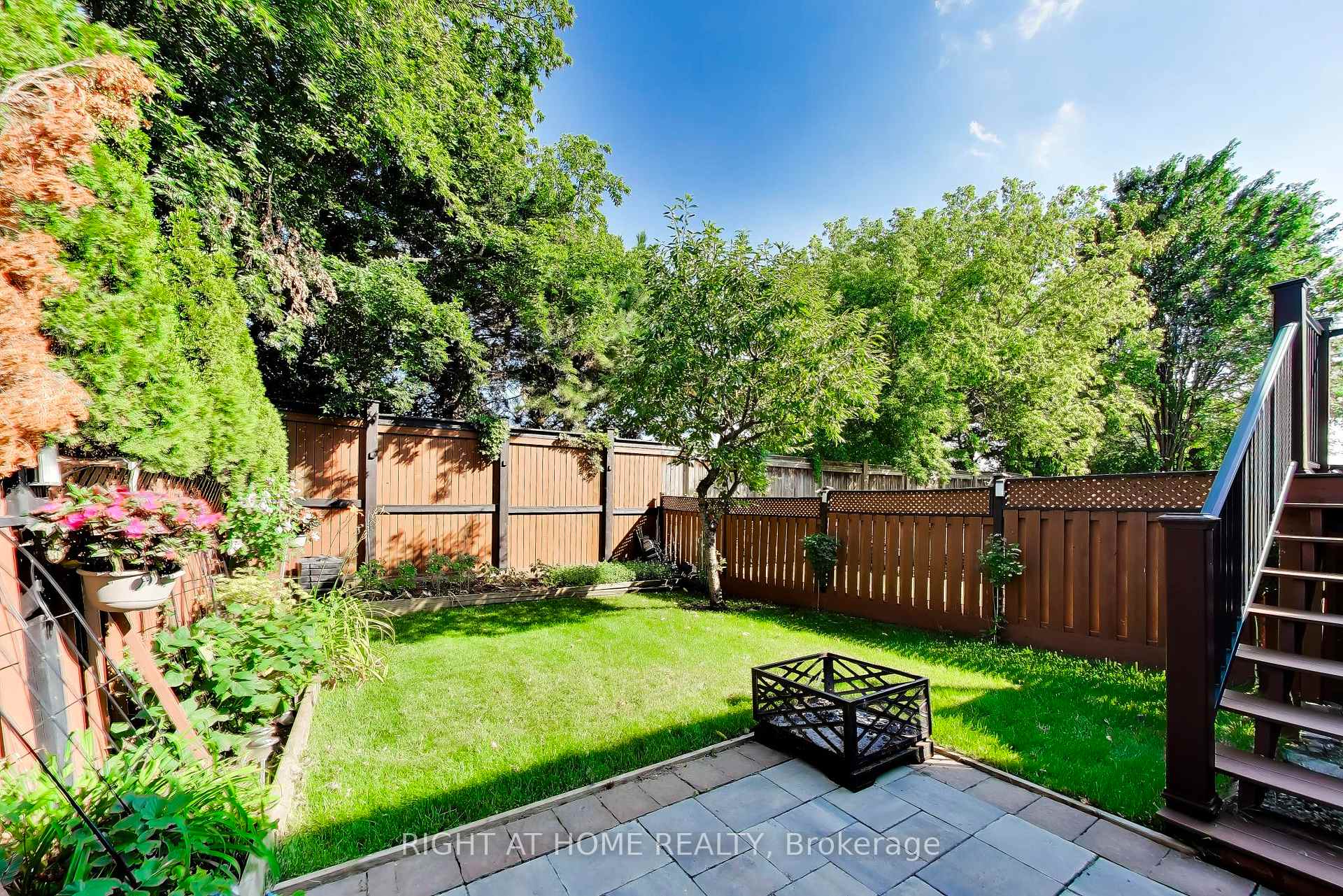 Photo 4 of 237 Terra Road, Vaughan, East Woodbridge — HOMEH