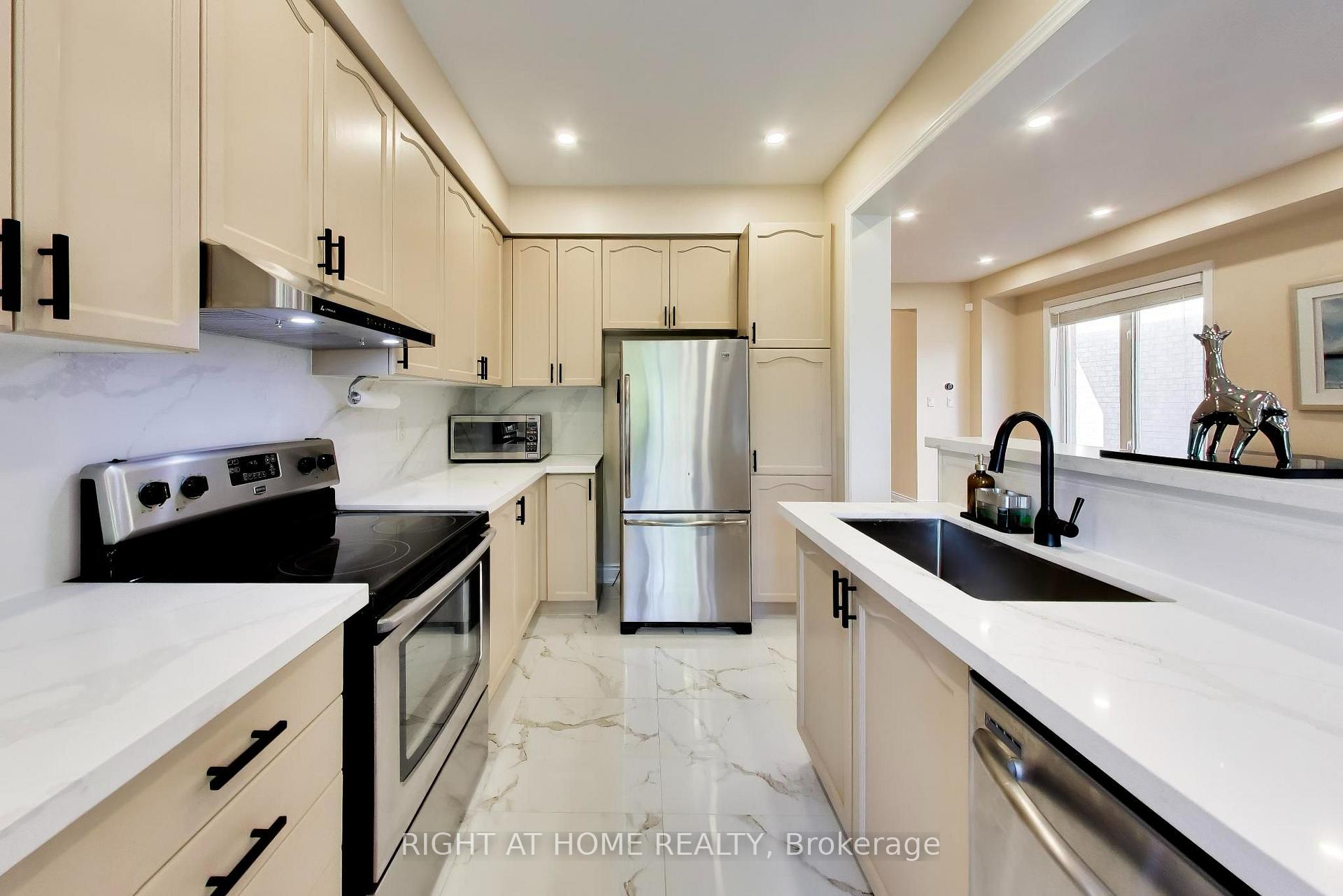 Photo 10 of 237 Terra Road, Vaughan, East Woodbridge — HOMEH