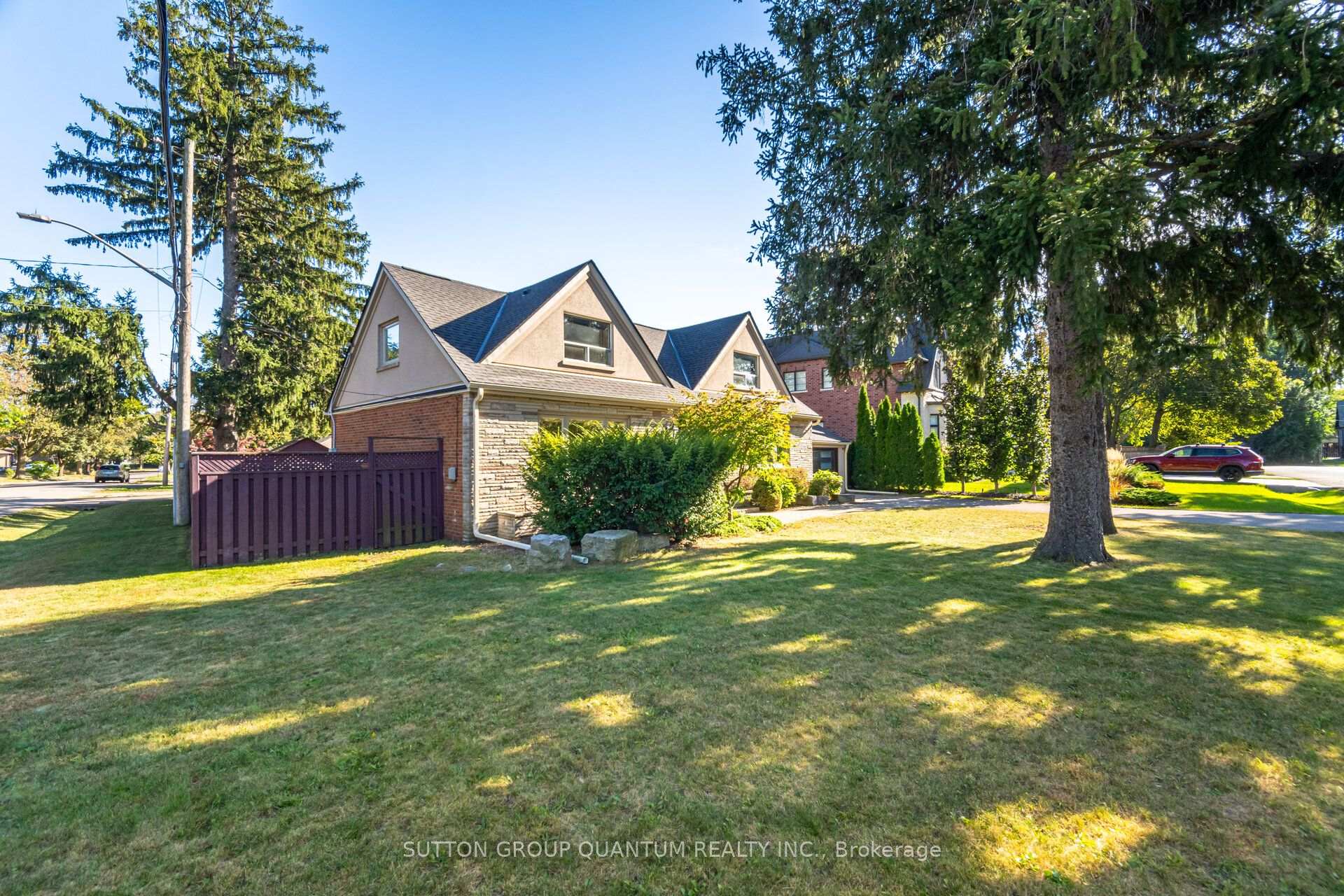 Photo 2 of 468 Lynd Avenue, Mississauga, Mineola — HOMEH