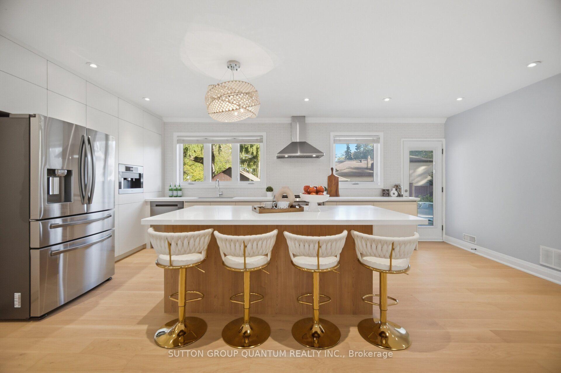 Photo 9 of 468 Lynd Avenue, Mississauga, Mineola — HOMEH