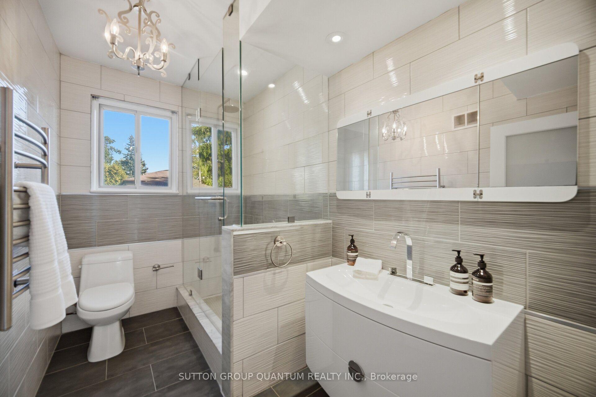 Photo 16 of 468 Lynd Avenue, Mississauga, Mineola — HOMEH