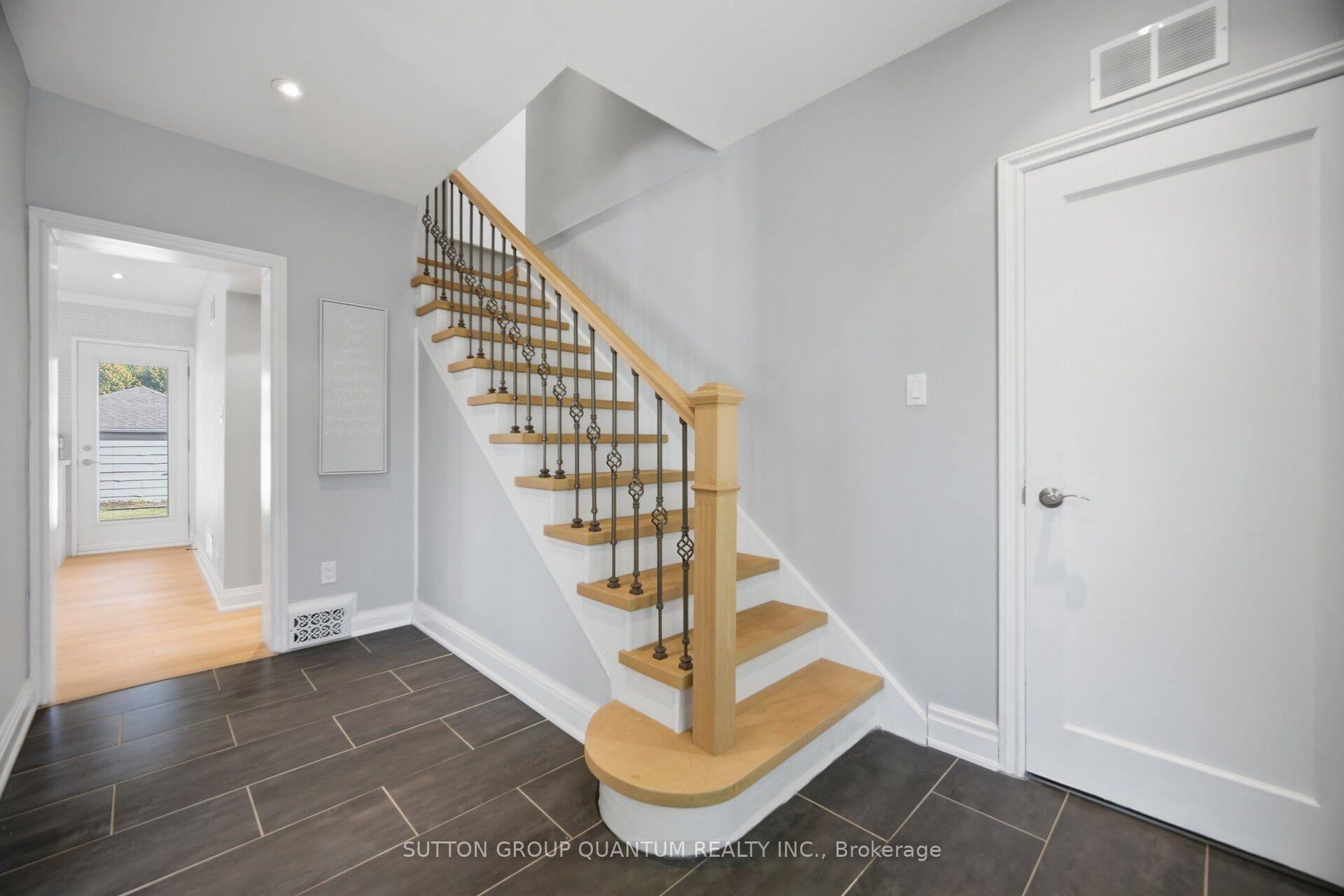 Photo 17 of 468 Lynd Avenue, Mississauga, Mineola — HOMEH