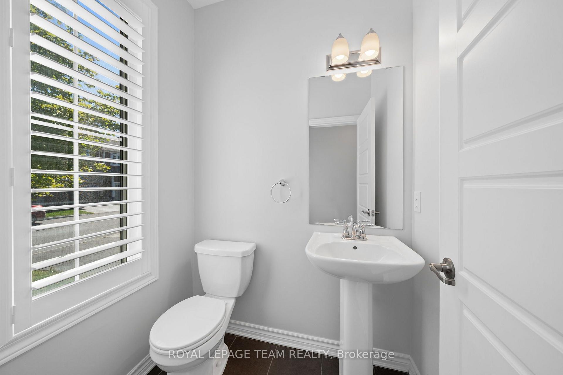 Photo 4 of 32 Escallonia Court, Ottawa, Stittsville (North) — HOMEH