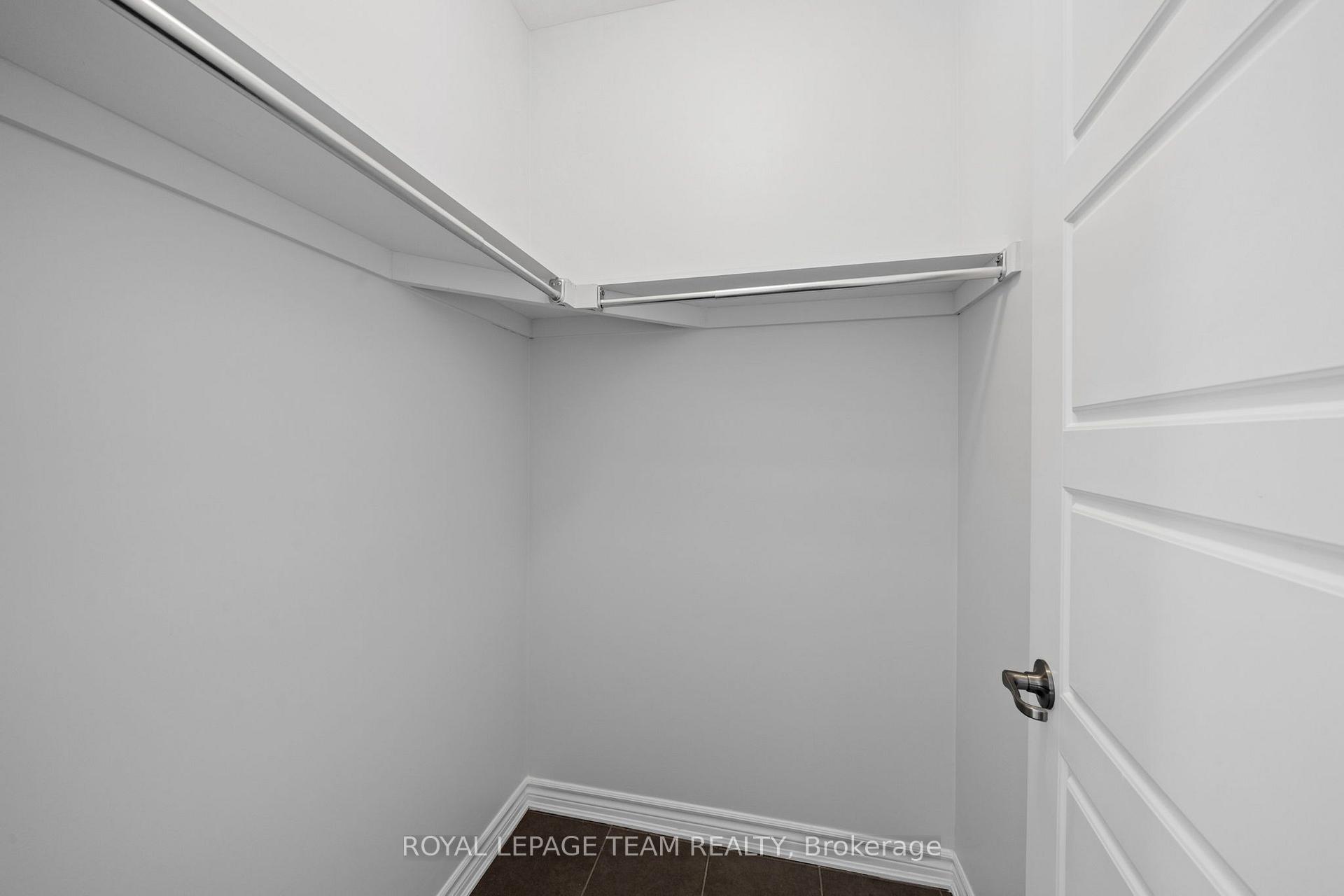 Photo 5 of 32 Escallonia Court, Ottawa, Stittsville (North) — HOMEH