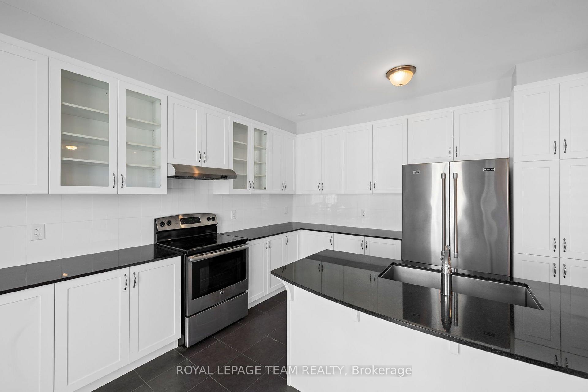 Photo 15 of 32 Escallonia Court, Ottawa, Stittsville (North) — HOMEH