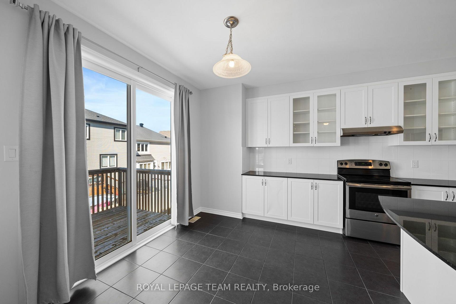 Photo 18 of 32 Escallonia Court, Ottawa, Stittsville (North) — HOMEH
