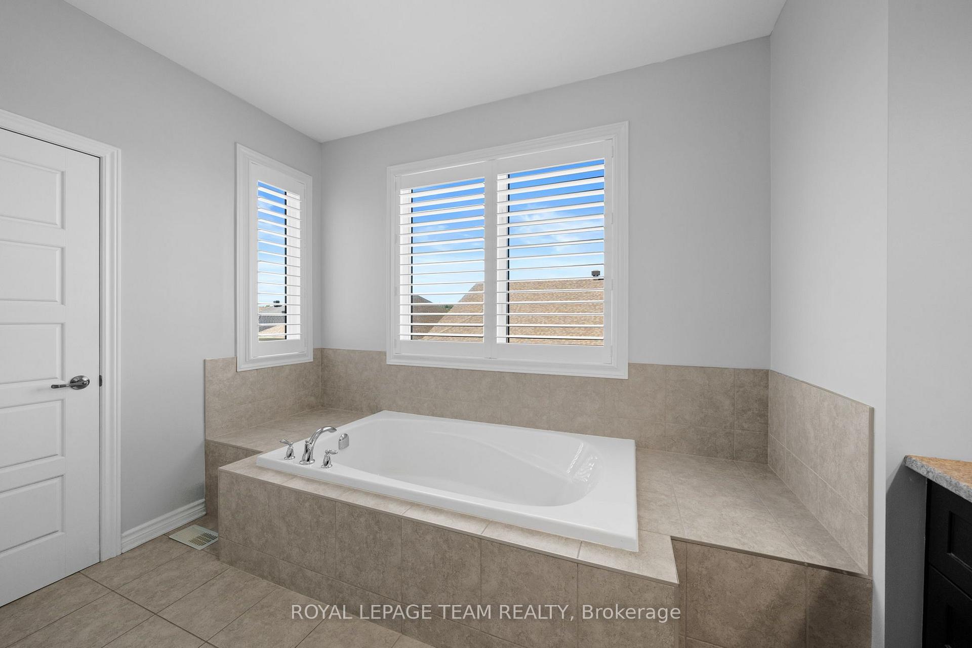 Photo 38 of 32 Escallonia Court, Ottawa, Stittsville (North) — HOMEH