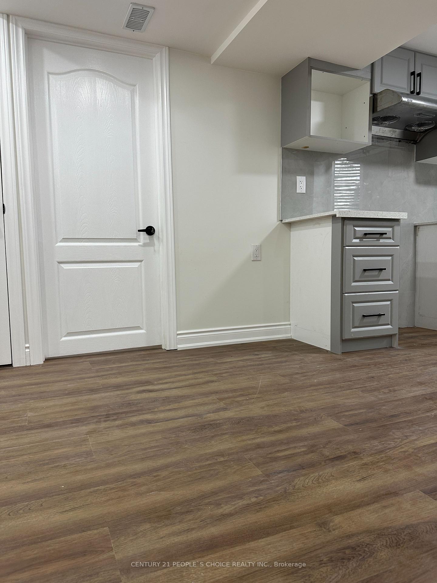 Photo 11 of Unit Unit- 3, 7490 Middleshire Drive, Mississauga, Malton — HOMEH