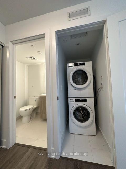 Photo 8 of Unit 1124, 585 Bloor Street E, Toronto, North St. James Town — HOMEH