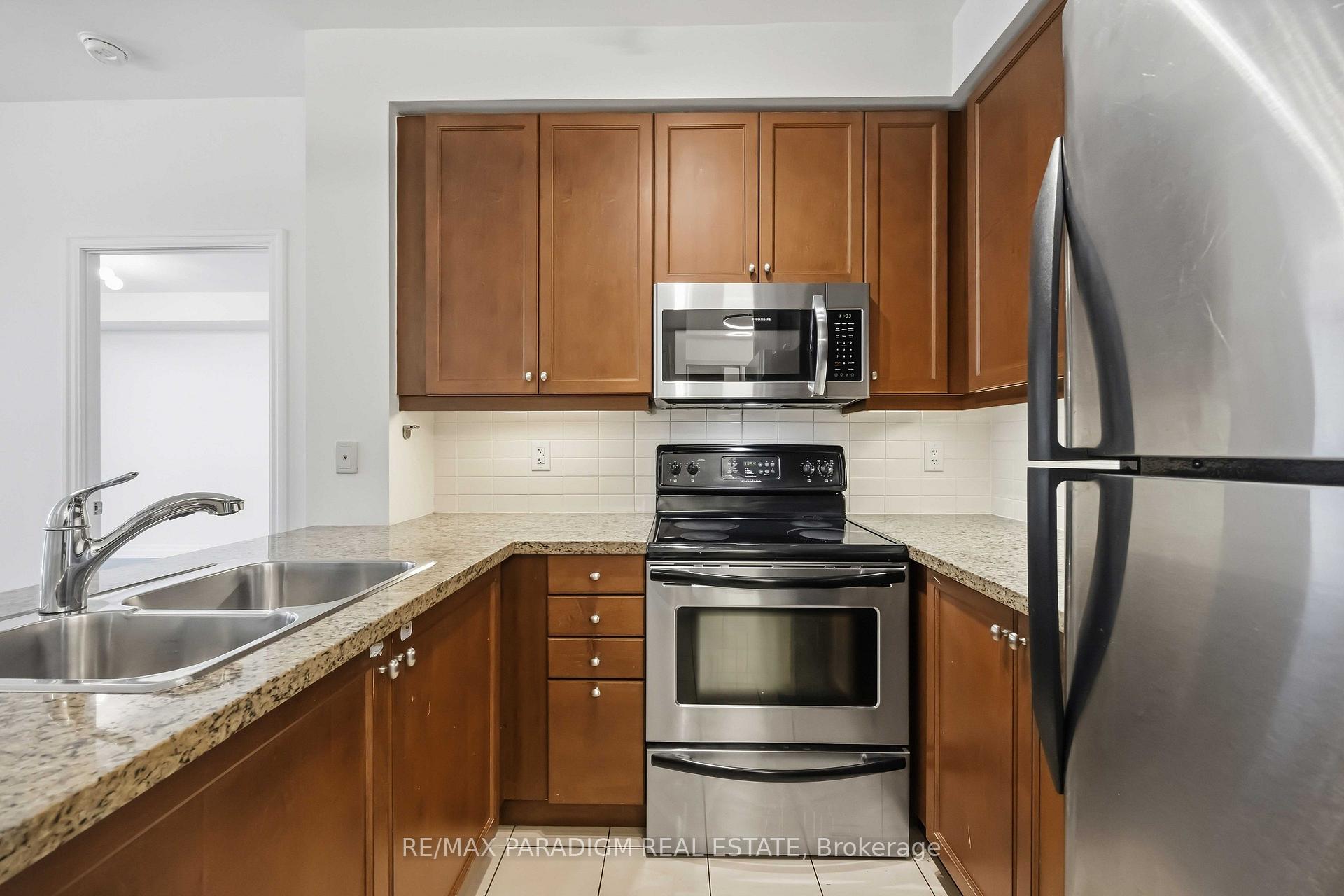 Photo 13 of Unit 802, 500 St Clair Avenue W, Toronto, Humewood-Cedarvale — HOMEH