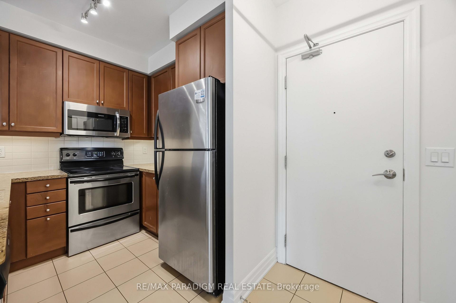 Photo 15 of Unit 802, 500 St Clair Avenue W, Toronto, Humewood-Cedarvale — HOMEH