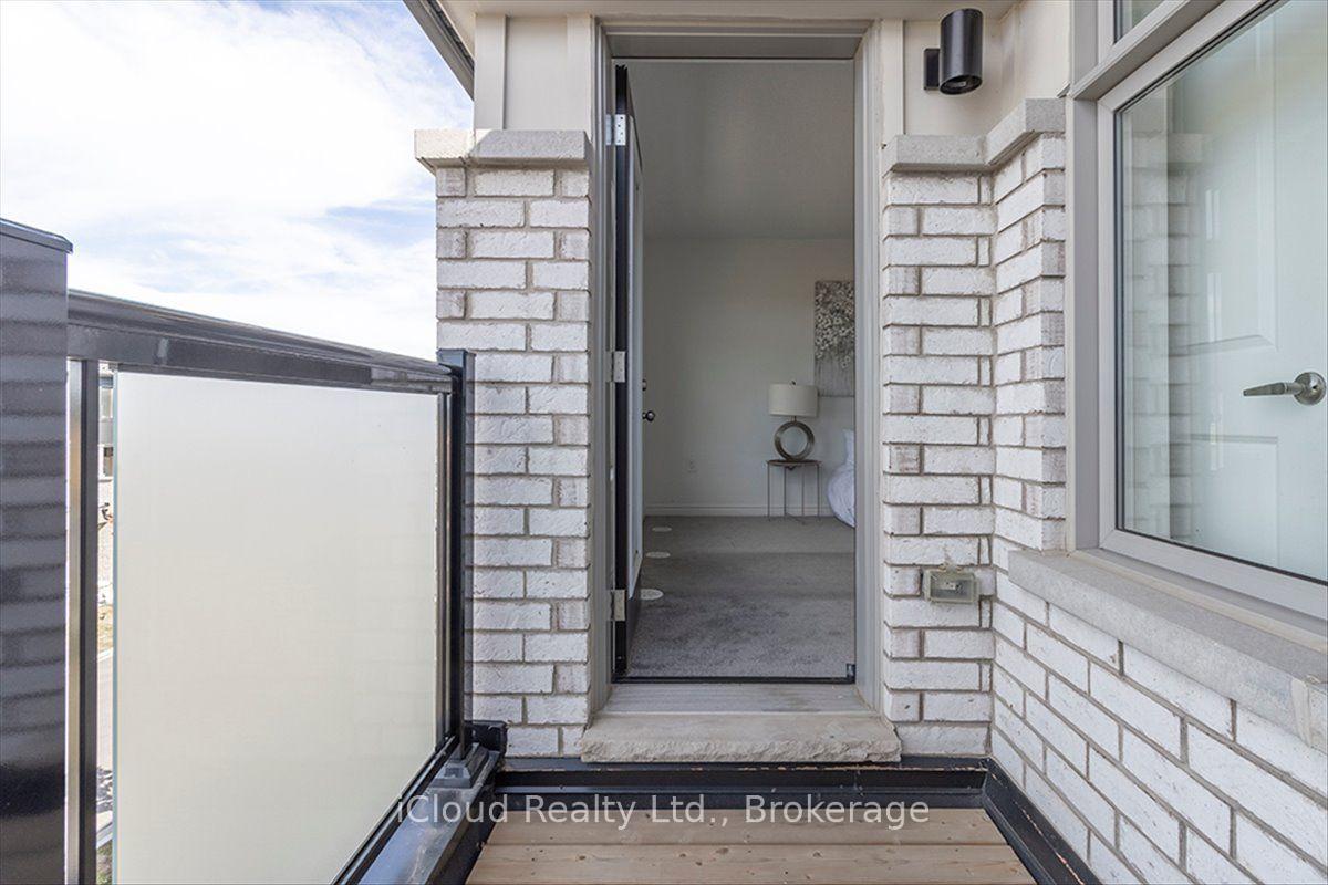 Photo 6 of 158 Keppel Circle, Brampton, Northwest Brampton — HOMEH