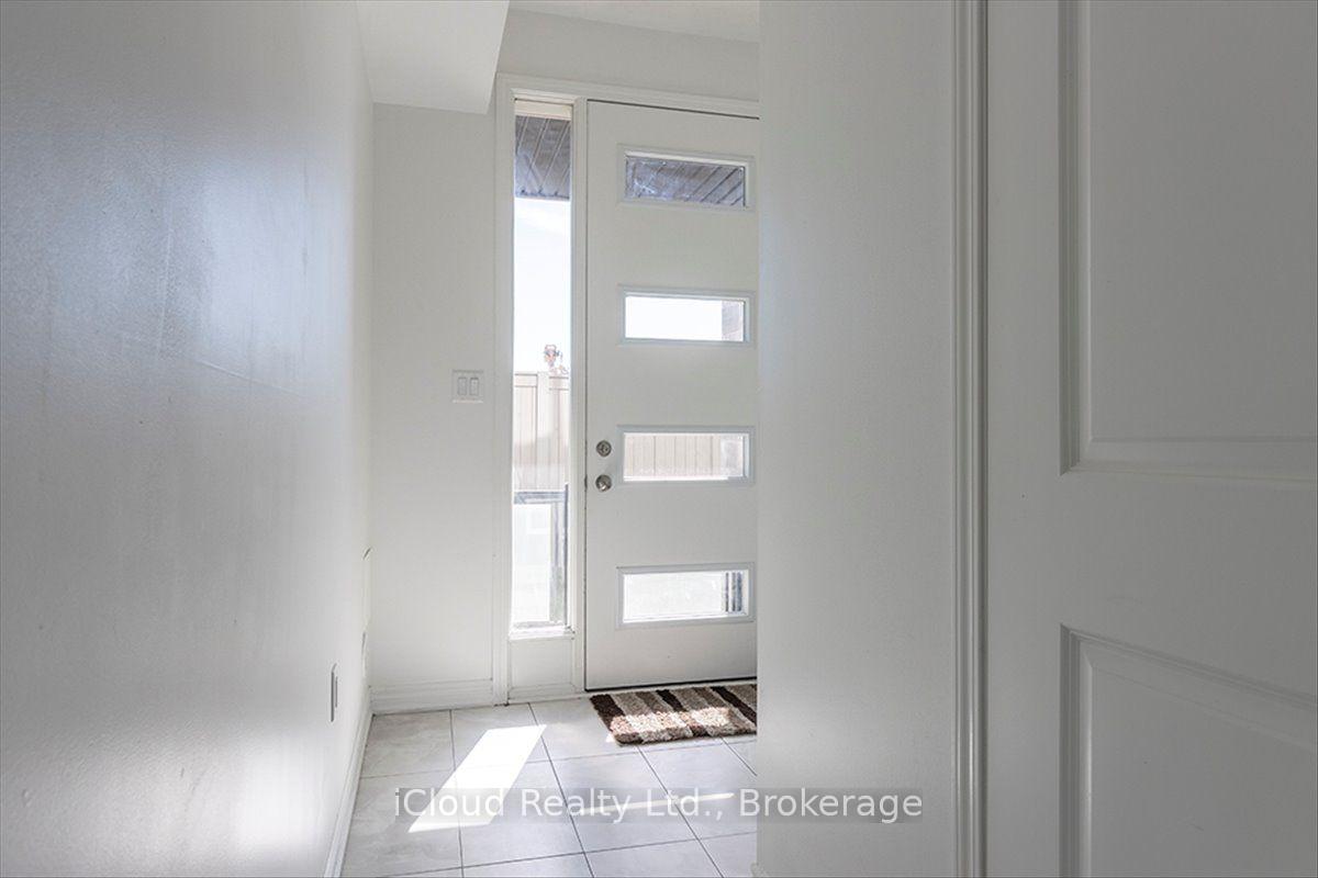 Photo 16 of 158 Keppel Circle, Brampton, Northwest Brampton — HOMEH