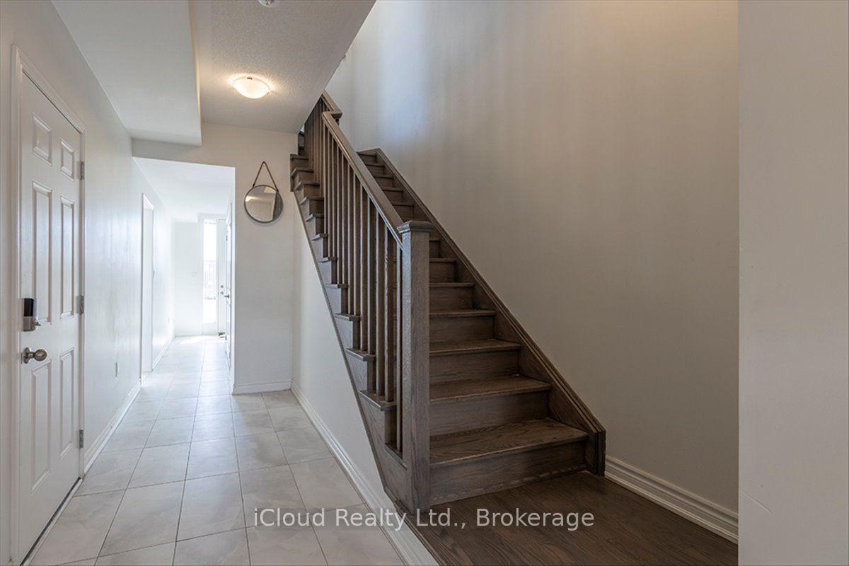 Photo 25 of 158 Keppel Circle, Brampton, Northwest Brampton — HOMEH