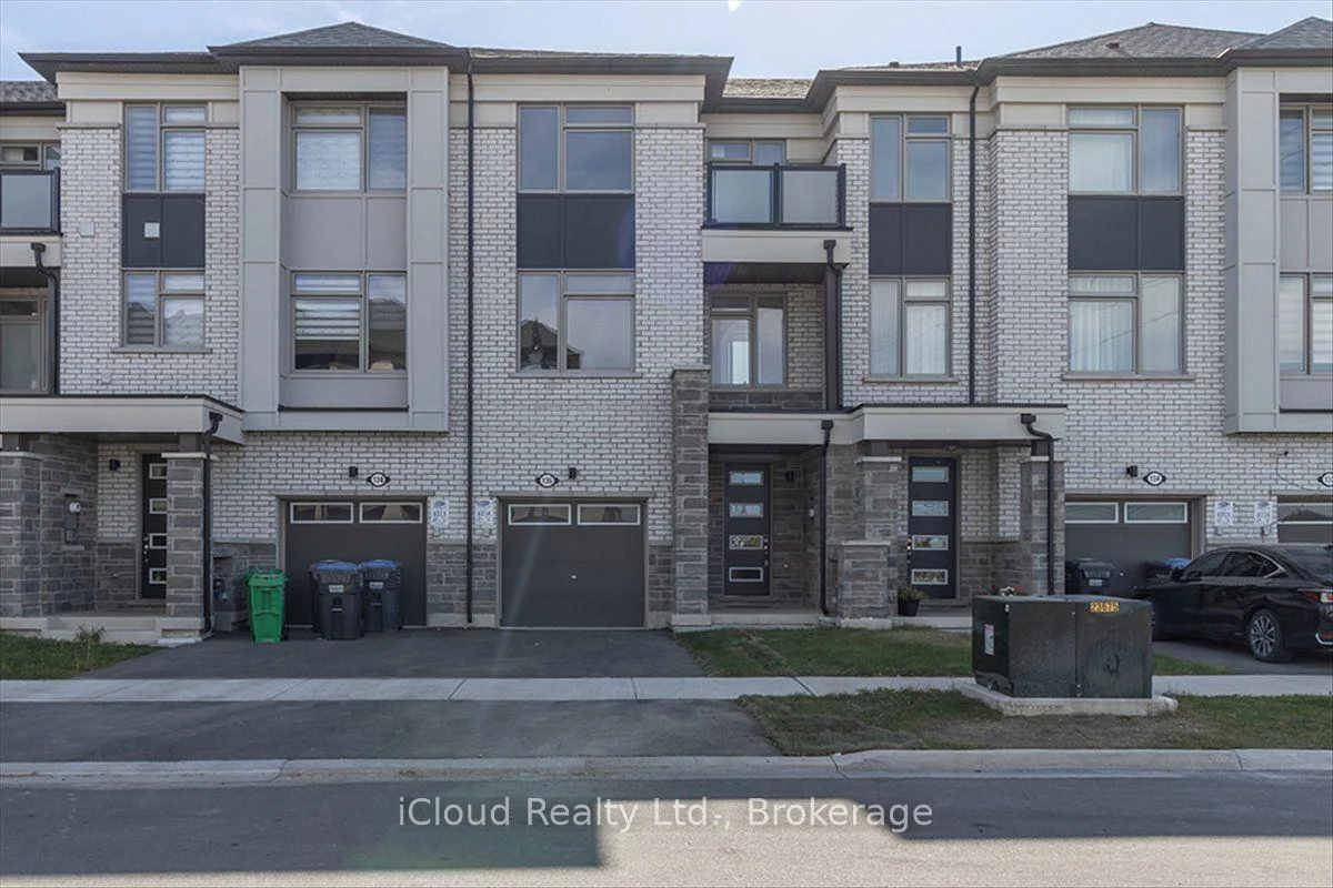 Photo 3 of 158 Keppel Circle, Brampton, Northwest Brampton — HOMEH