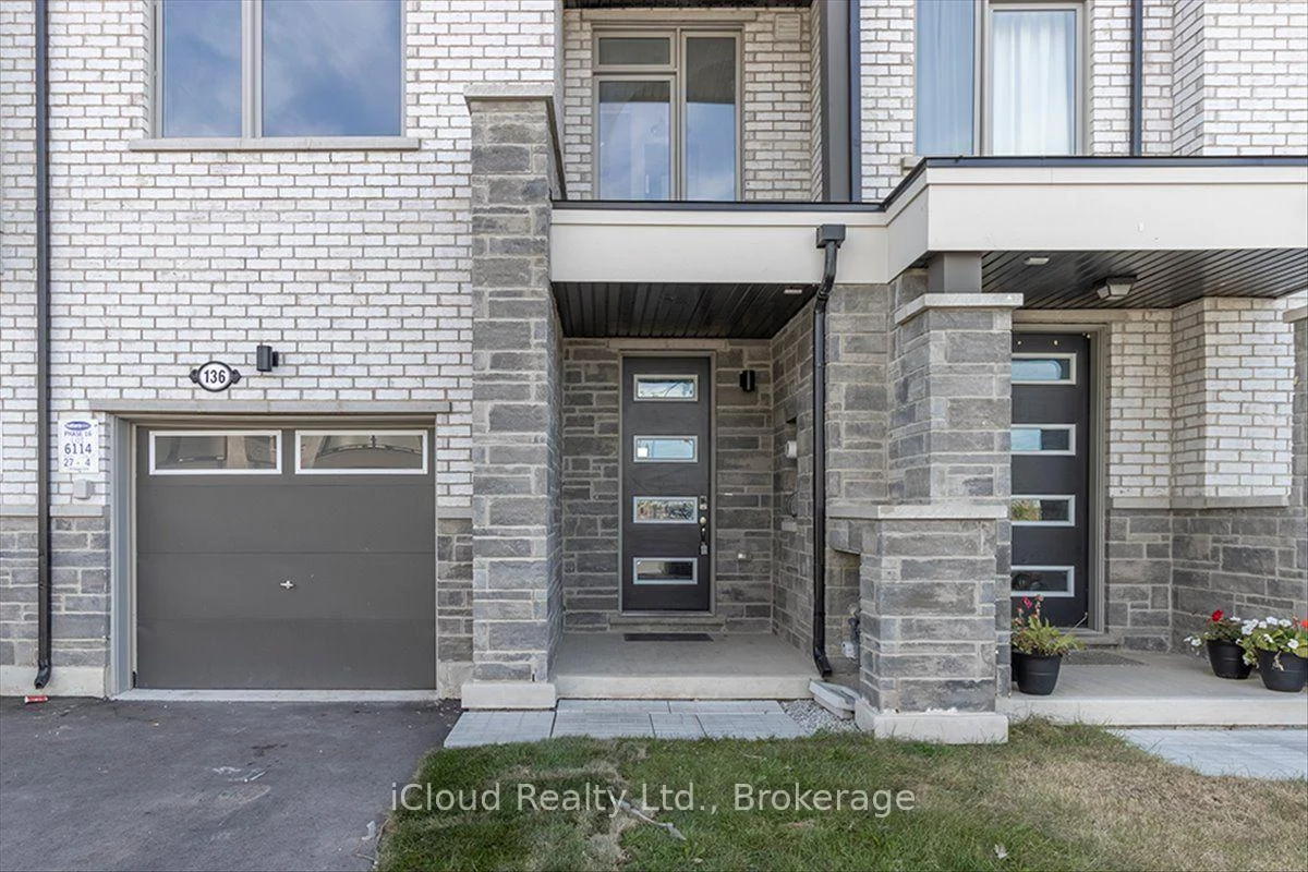 Photo 8 of 158 Keppel Circle, Brampton, Northwest Brampton — HOMEH