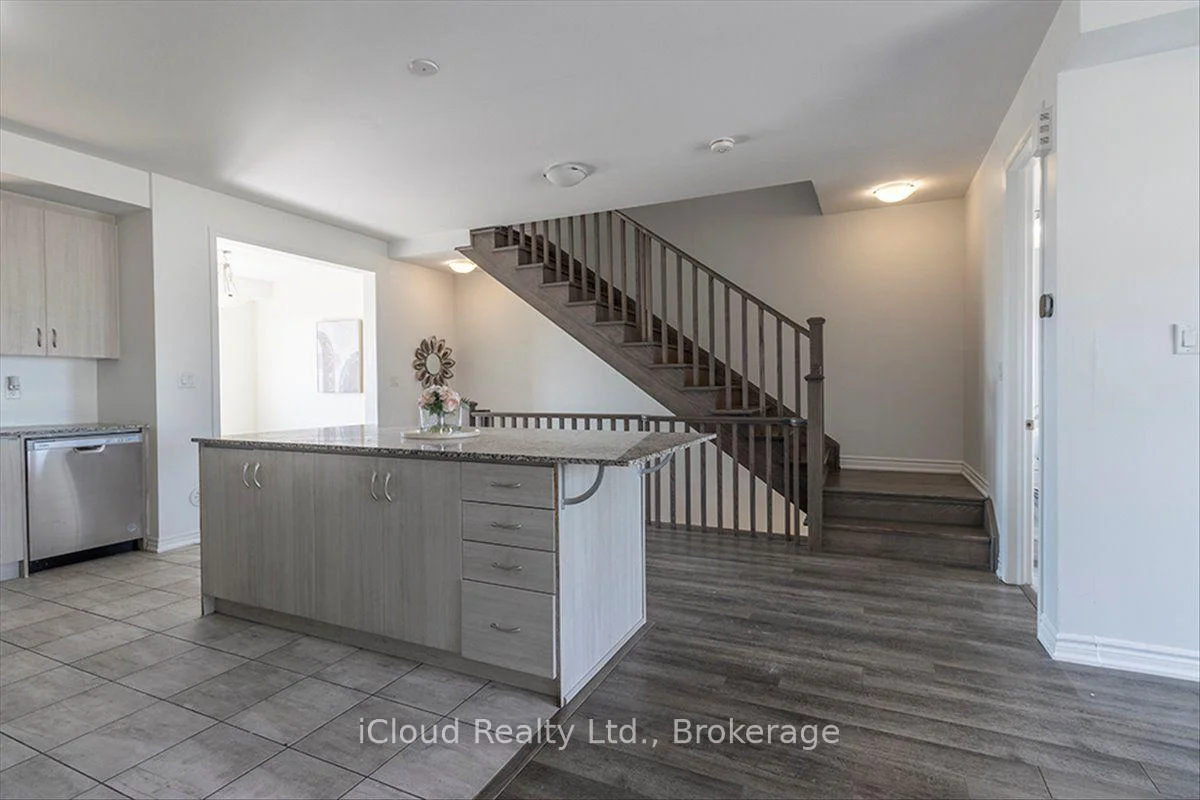 Photo 38 of 158 Keppel Circle, Brampton, Northwest Brampton — HOMEH