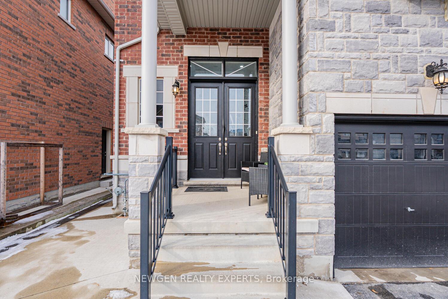 Photo 3 of 17 Monarch Drive, Halton Hills, Georgetown — HOMEH