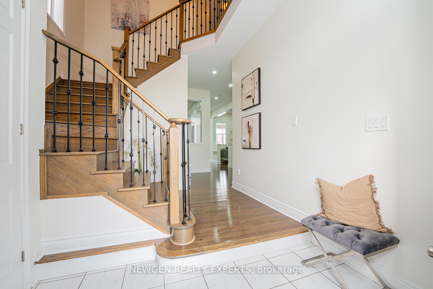 Photo 4 of 17 Monarch Drive, Halton Hills, Georgetown — HOMEH