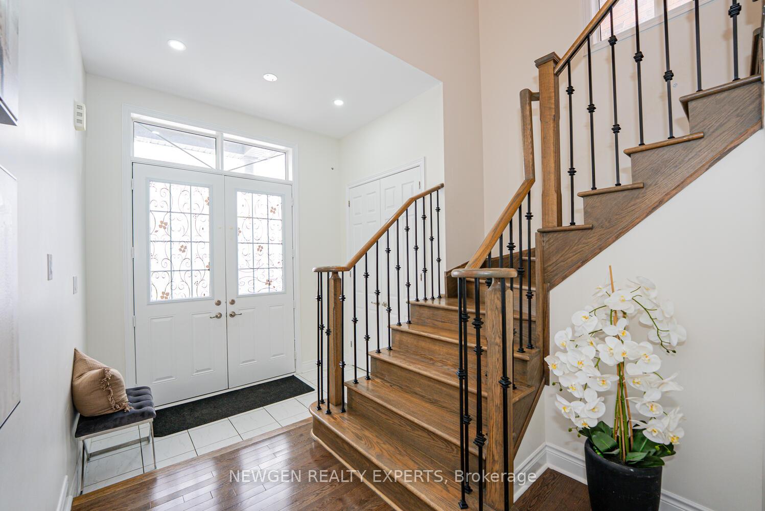 Photo 5 of 17 Monarch Drive, Halton Hills, Georgetown — HOMEH