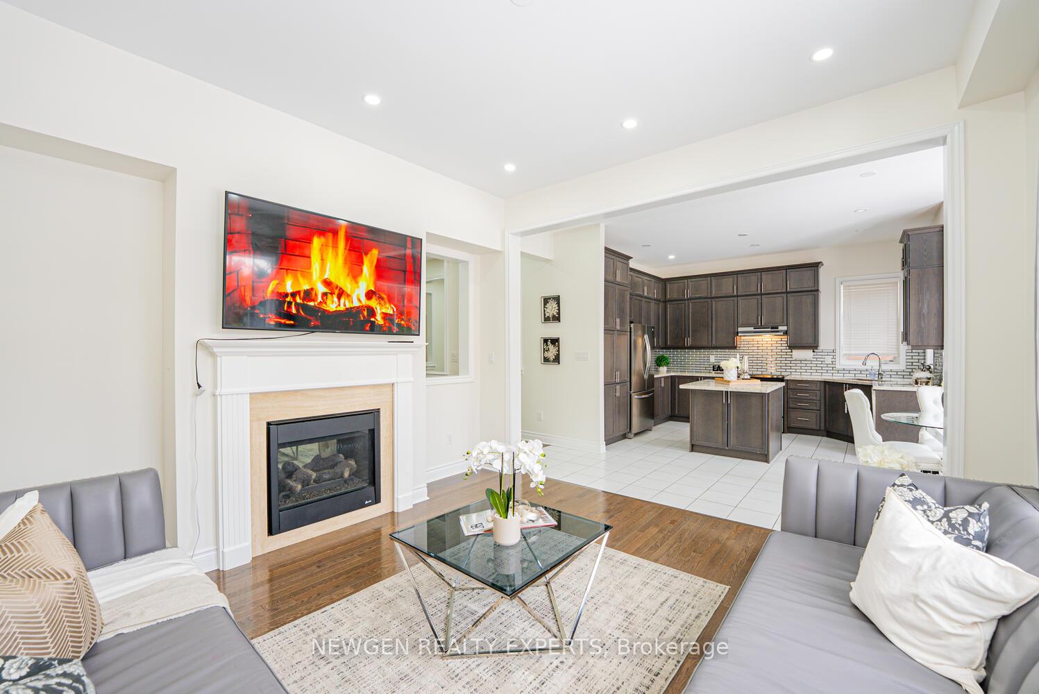 Photo 12 of 17 Monarch Drive, Halton Hills, Georgetown — HOMEH