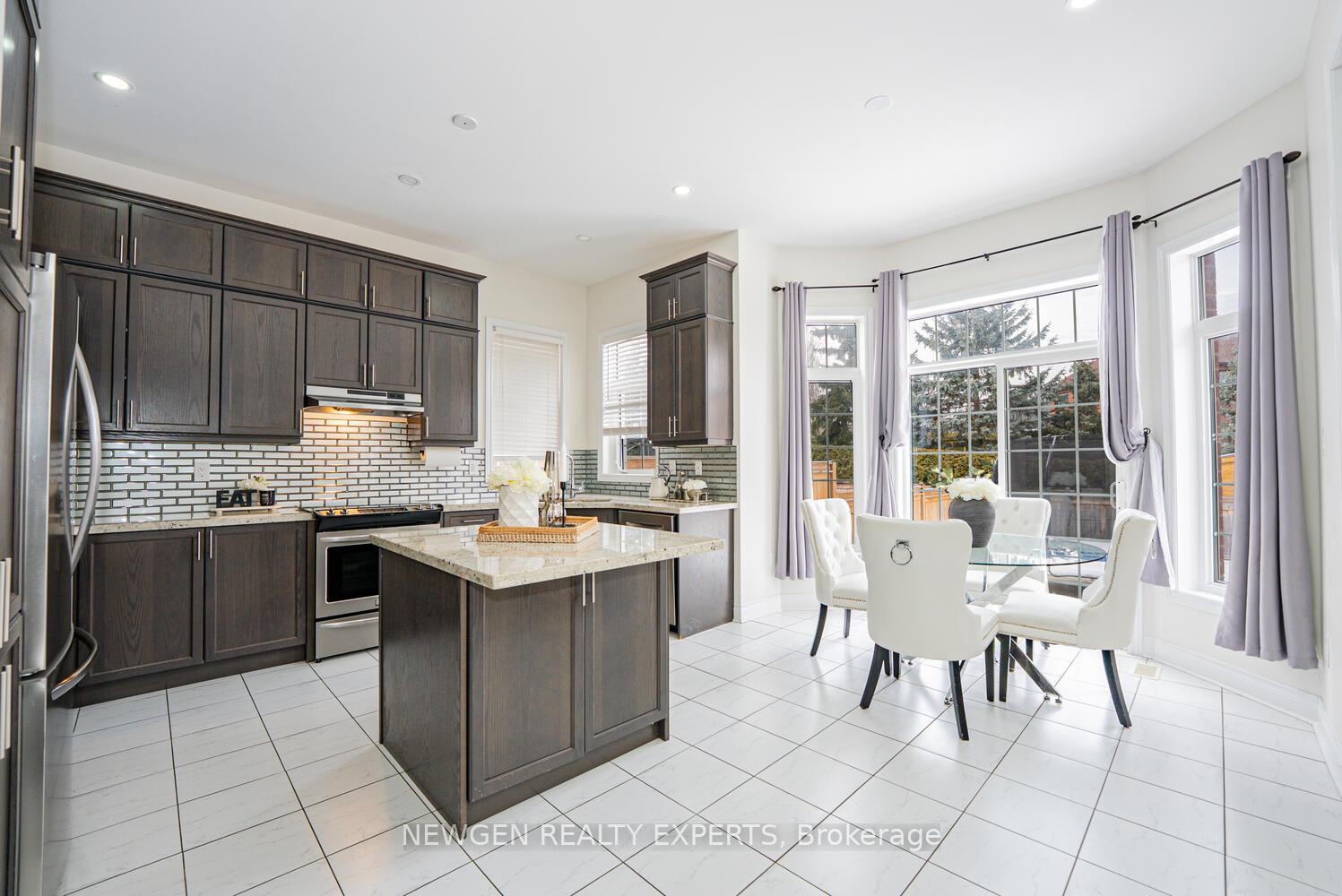 Photo 14 of 17 Monarch Drive, Halton Hills, Georgetown — HOMEH