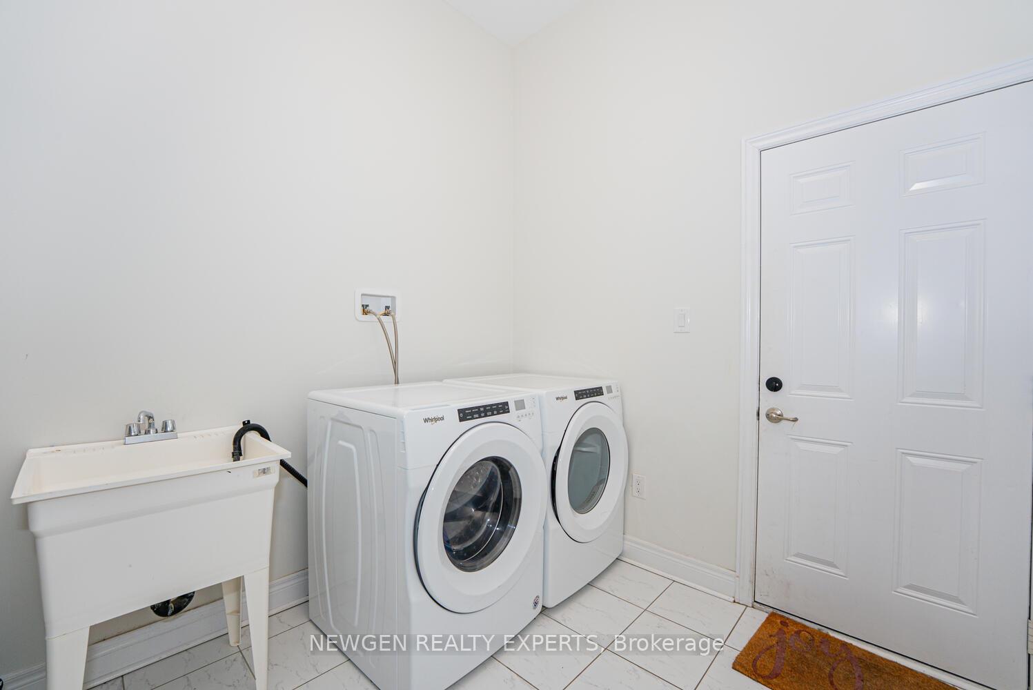 Photo 19 of 17 Monarch Drive, Halton Hills, Georgetown — HOMEH