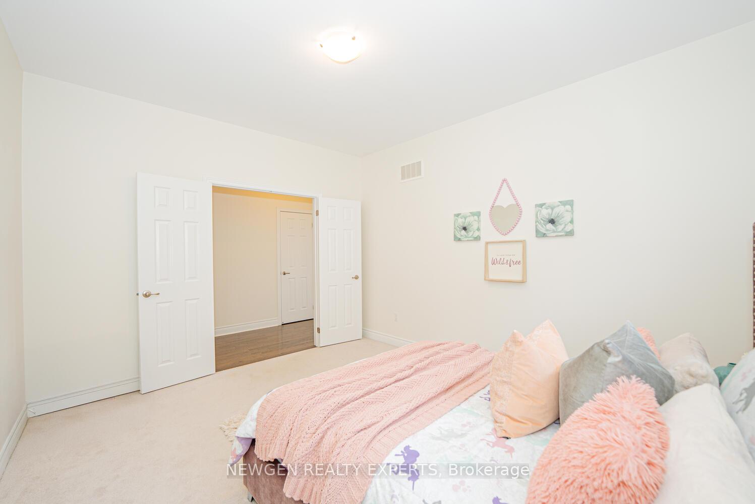 Photo 39 of 17 Monarch Drive, Halton Hills, Georgetown — HOMEH