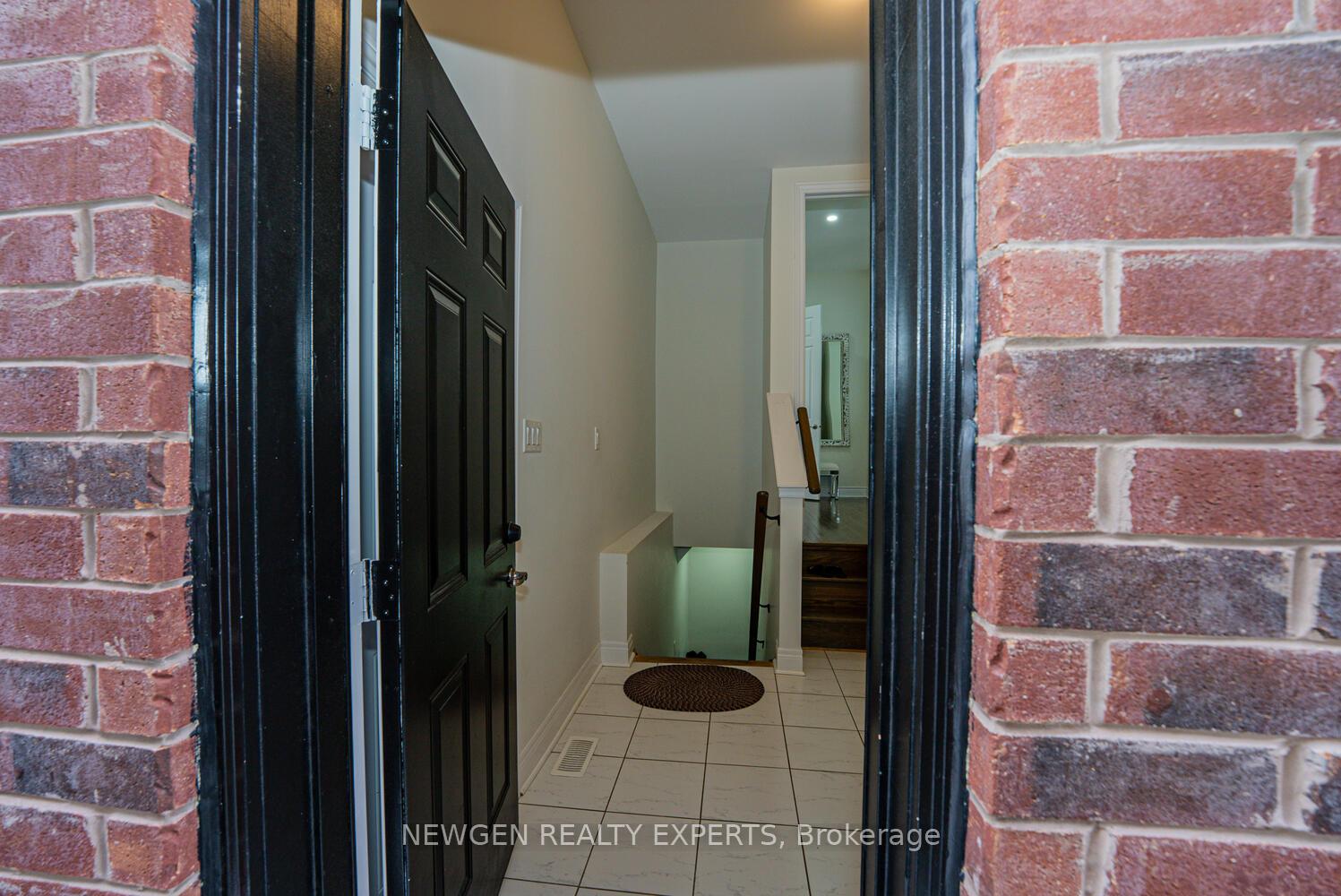 Photo 42 of 17 Monarch Drive, Halton Hills, Georgetown — HOMEH