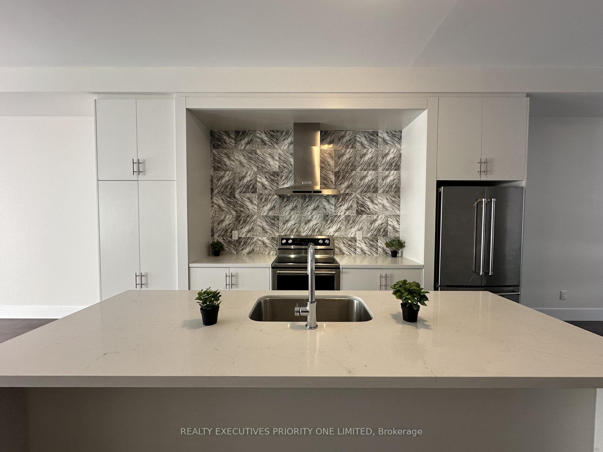 Photo 2 of 179 Sydney Circle, Vaughan, Vellore Village — HOMEH
