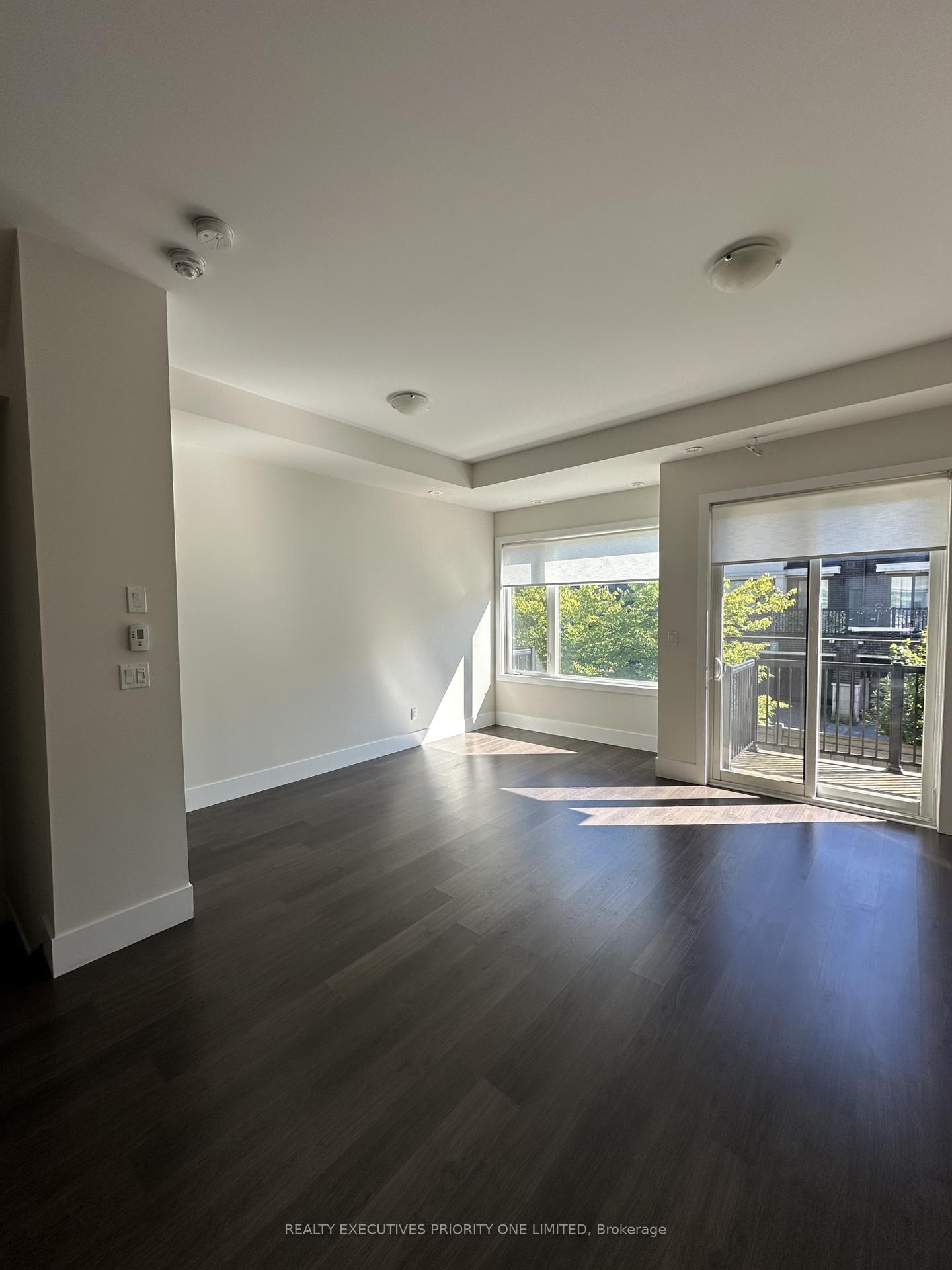 Photo 3 of 179 Sydney Circle, Vaughan, Vellore Village — HOMEH