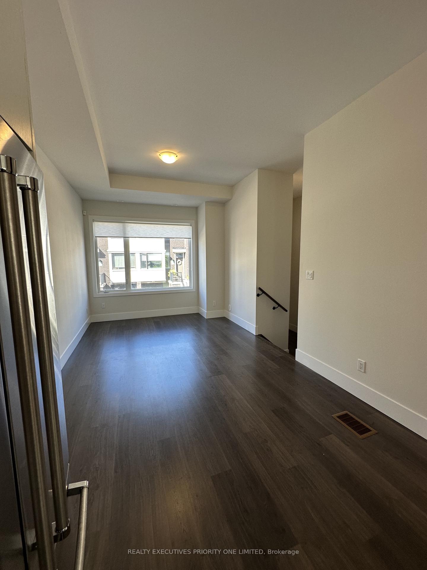Photo 11 of 179 Sydney Circle, Vaughan, Vellore Village — HOMEH