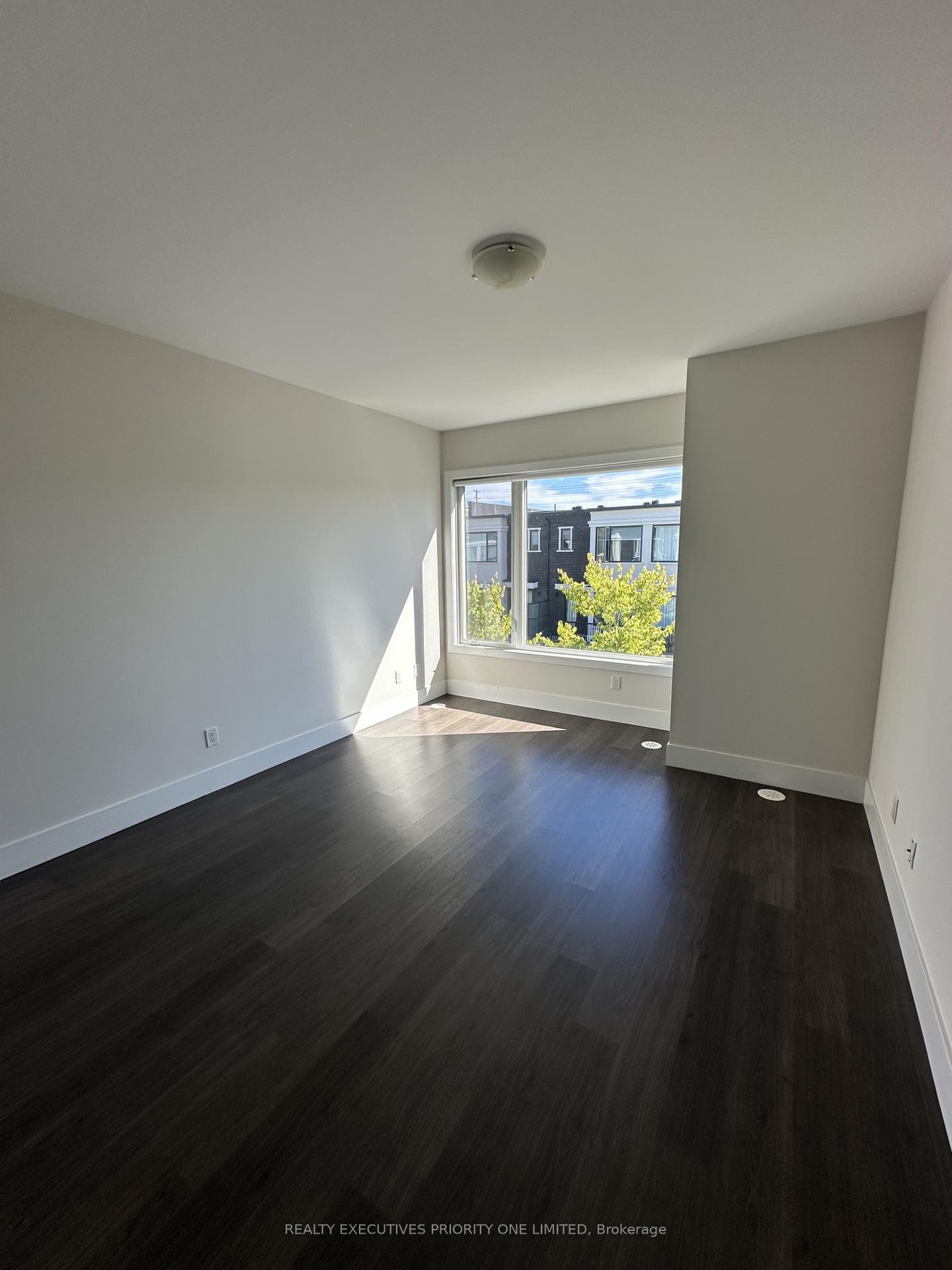 Photo 16 of 179 Sydney Circle, Vaughan, Vellore Village — HOMEH