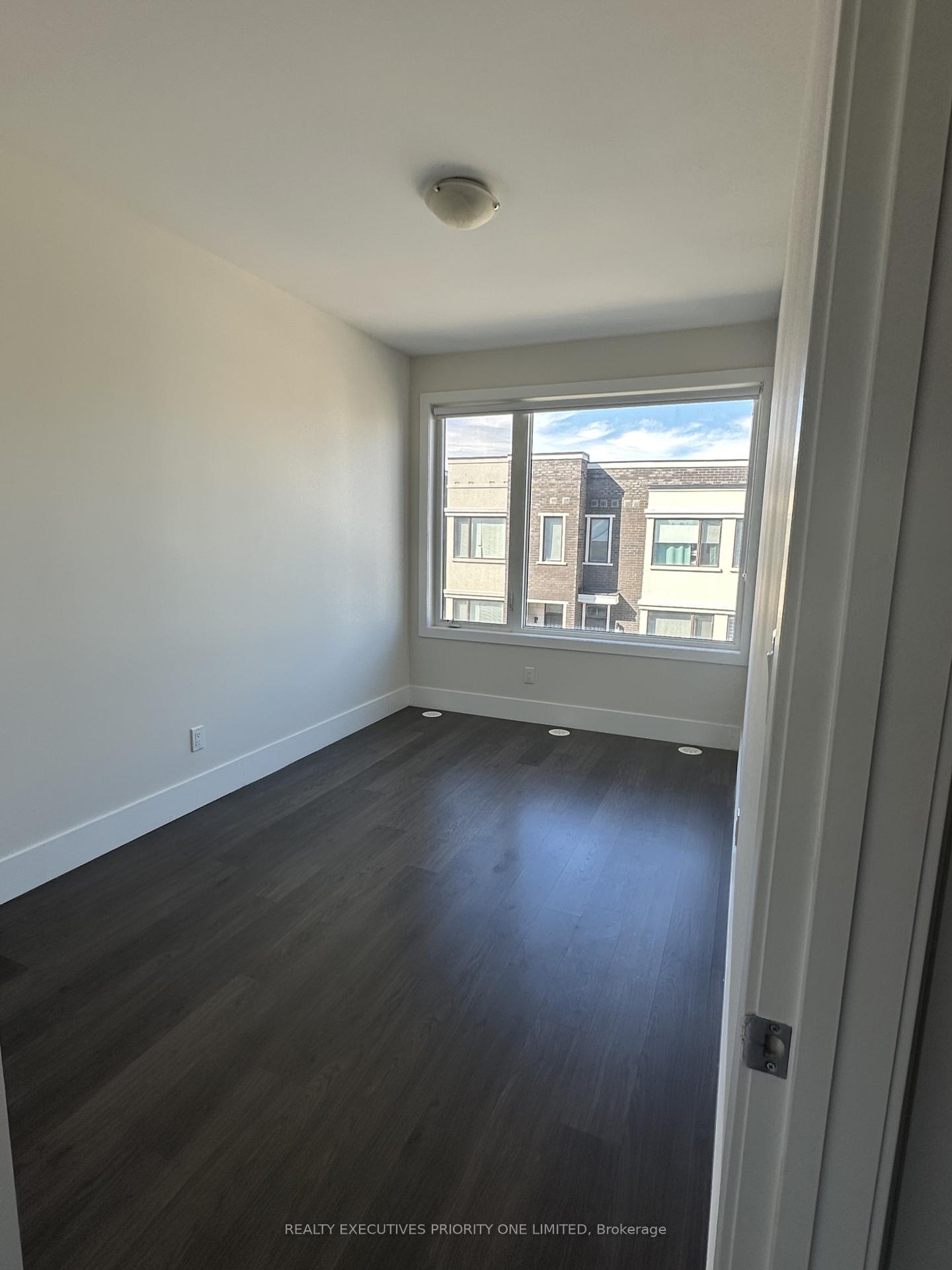 Photo 20 of 179 Sydney Circle, Vaughan, Vellore Village — HOMEH