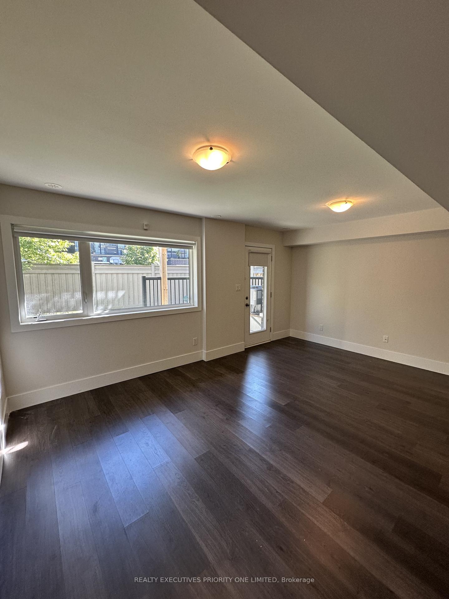 Photo 25 of 179 Sydney Circle, Vaughan, Vellore Village — HOMEH