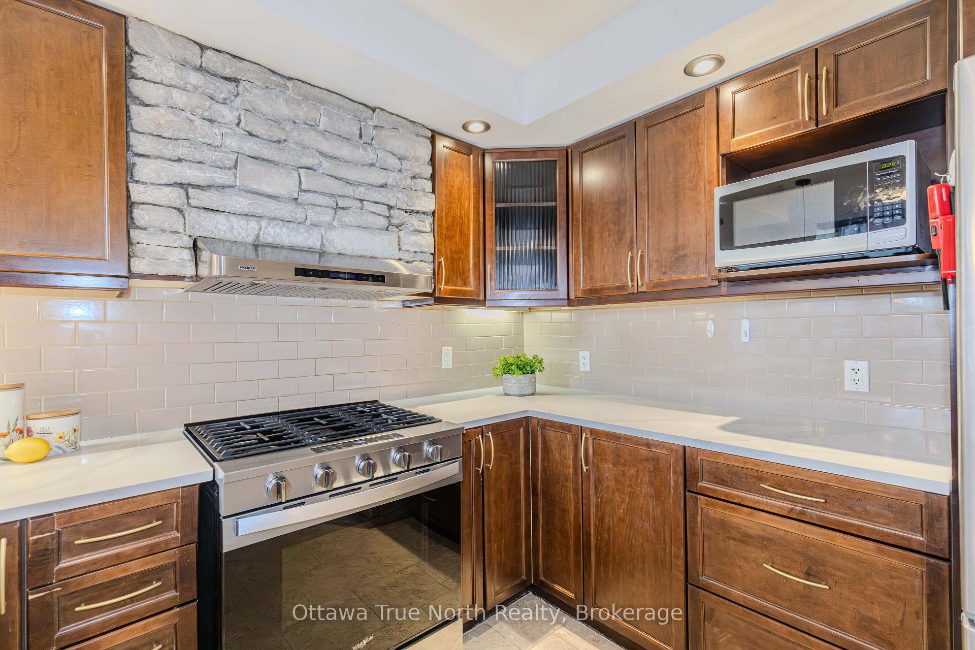 Photo 16 of 83 Leacock Drive, Ottawa, Kanata - Beaverbrook — HOMEH