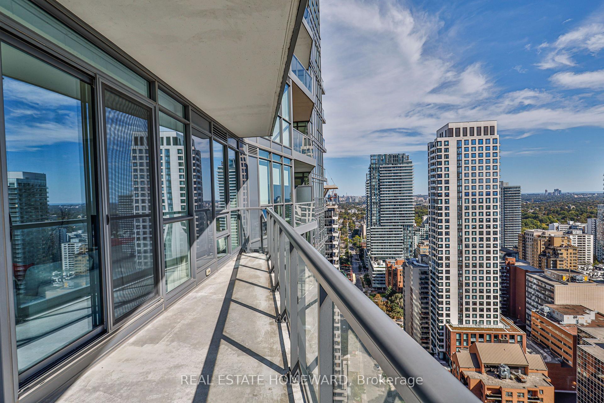 Photo 3 of Unit 3102, 30 Roehampton Avenue, Toronto, Mount Pleasant West — HOMEH