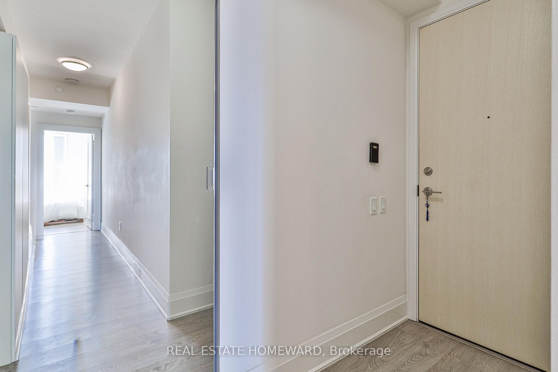 Photo 6 of Unit 3102, 30 Roehampton Avenue, Toronto, Mount Pleasant West — HOMEH