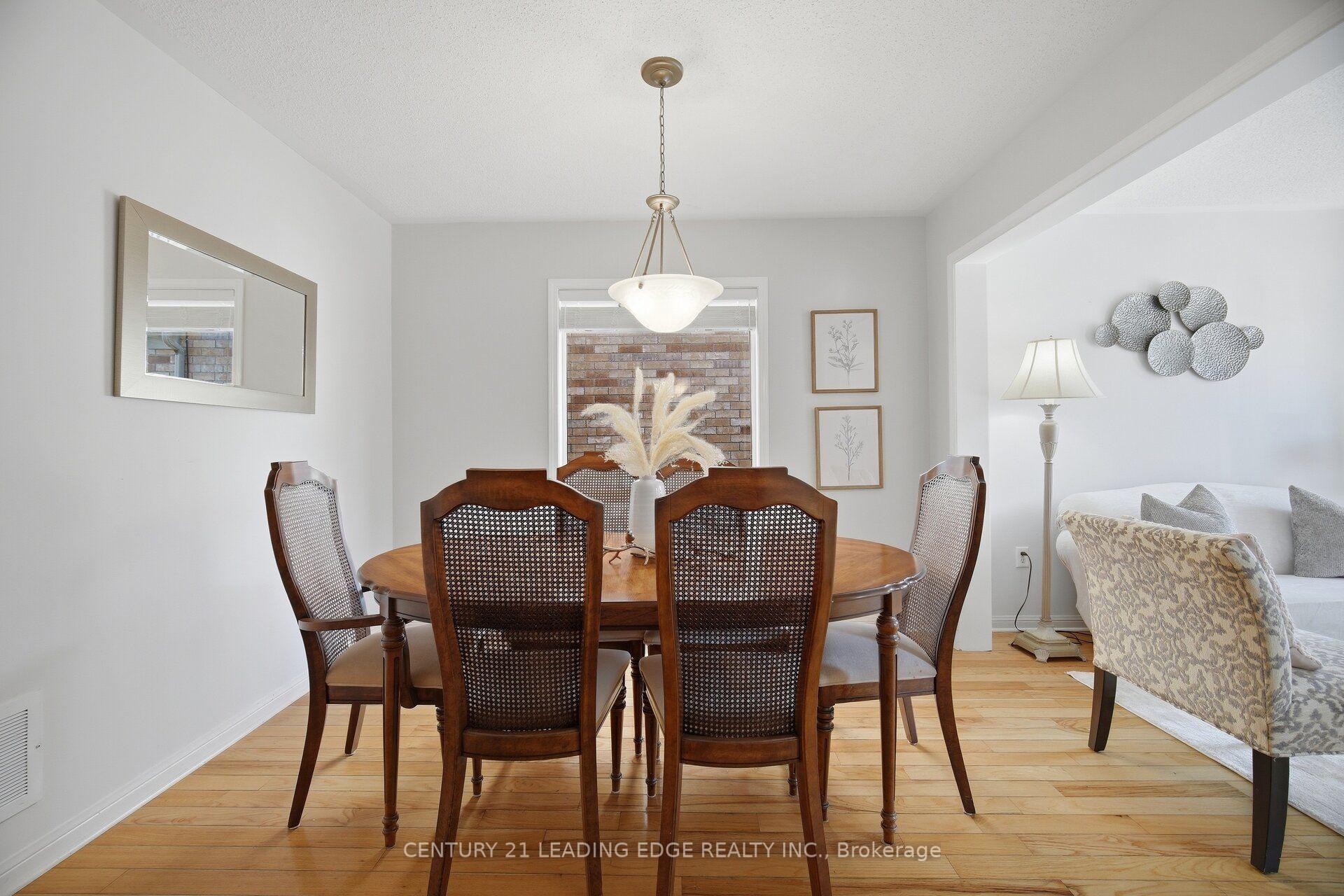 Photo 2 of 4079 Gunby Crescent, Burlington, Alton — HOMEH