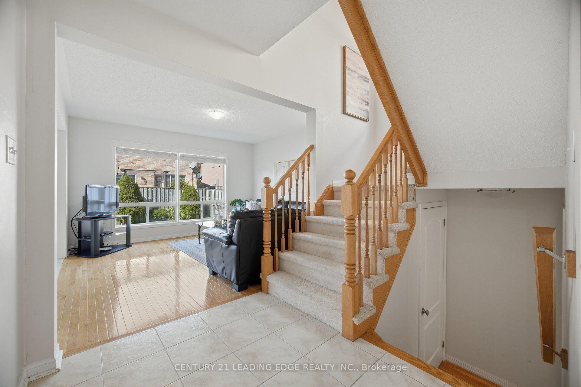 Photo 5 of 4079 Gunby Crescent, Burlington, Alton — HOMEH