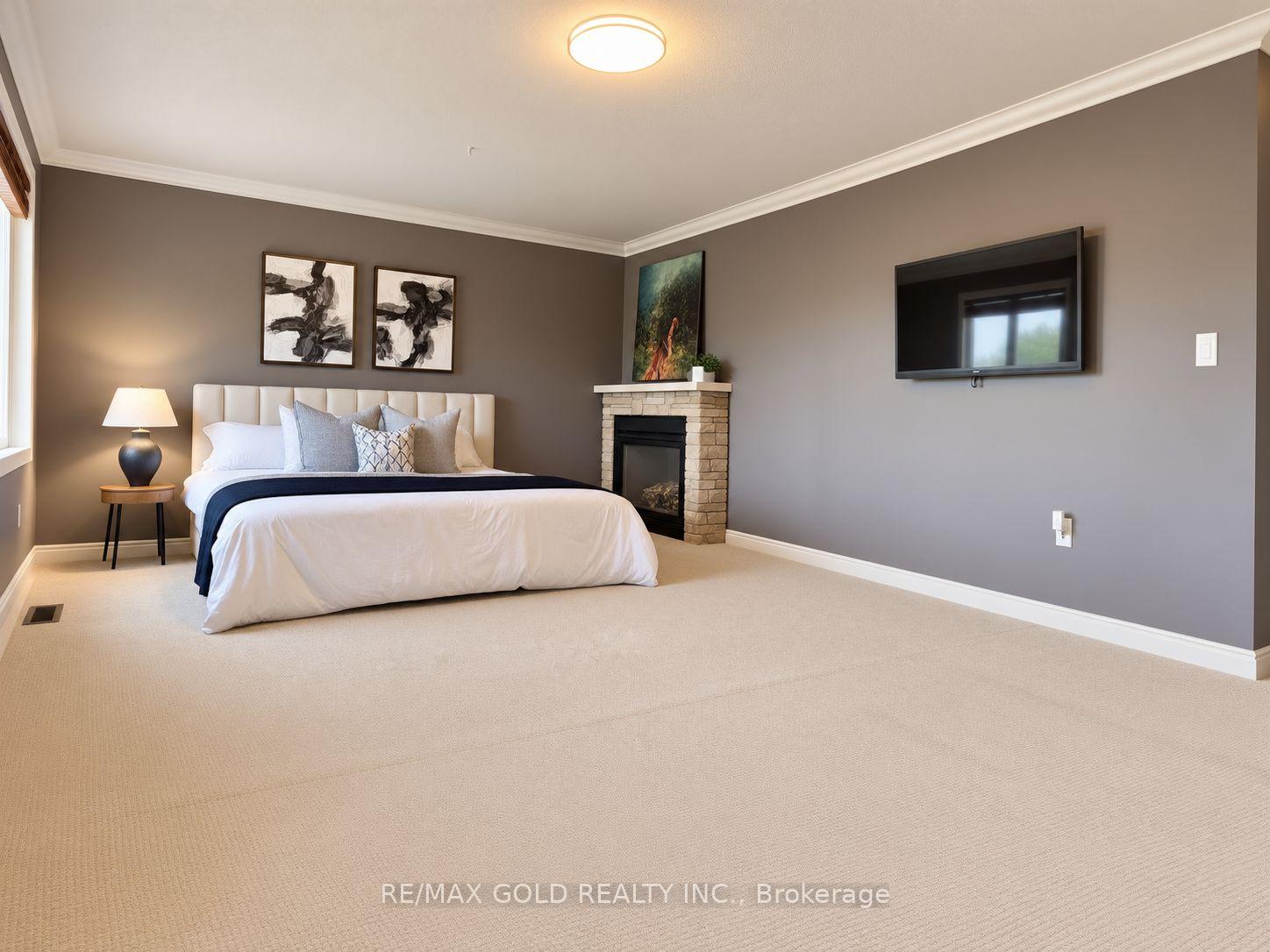 Photo 14 of 3 Prince William Way, Barrie, Innis-Shore — HOMEH